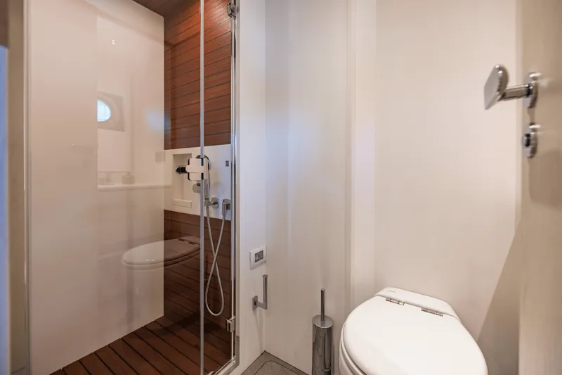 Slide: The Image of Azimut 78 FLY 2023 - 106