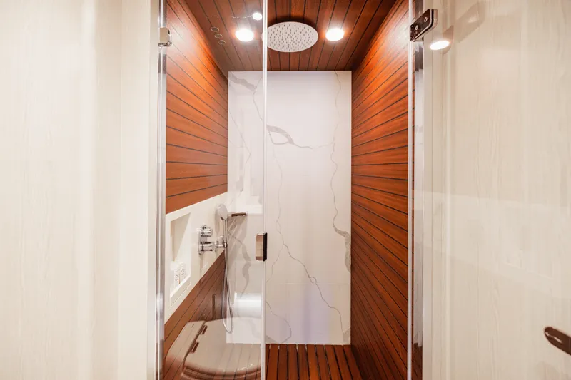 Slide: The Image of Azimut 78 FLY 2023 - 109