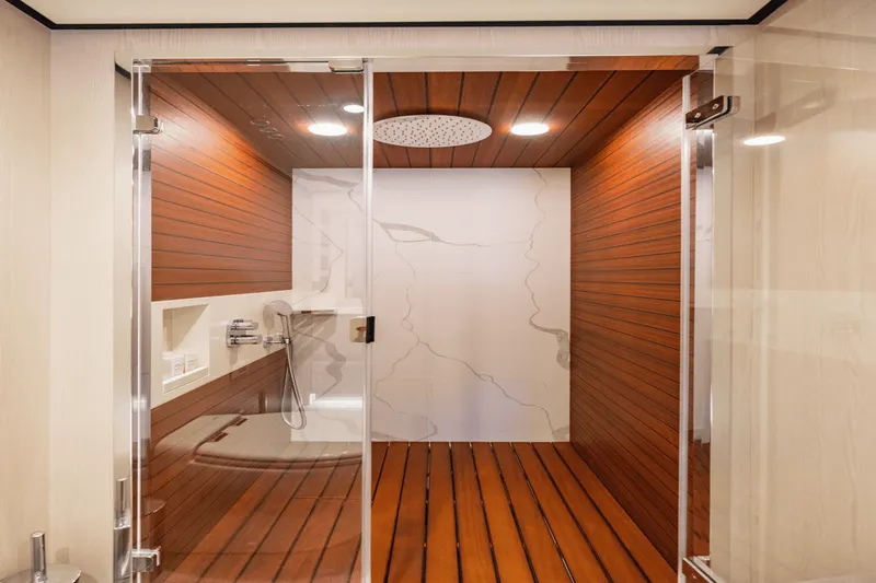 Slide: The Image of Azimut 78 FLY 2023 - 111