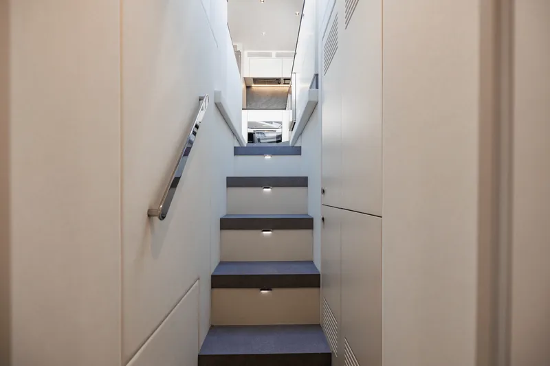 Slide: The Image of Azimut 78 FLY 2023 - 114