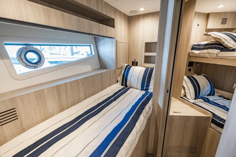 Slide: The Image of Azimut 78 FLY 2023 - 115