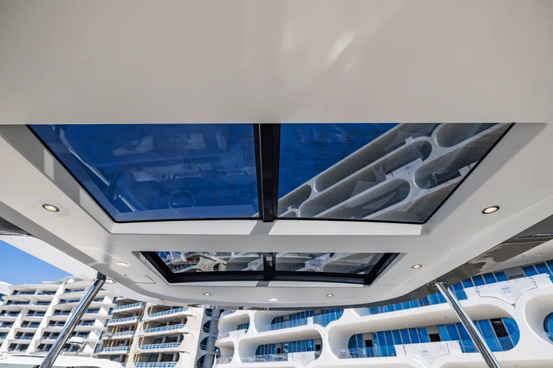 Slide: The Image of Azimut 78 FLY 2023 - 24