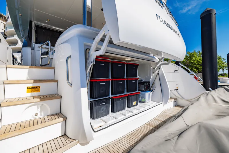 Slide: The Image of Azimut 78 FLY 2023 - 38