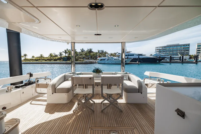 Slide: The Image of Azimut 78 FLY 2023 - 42