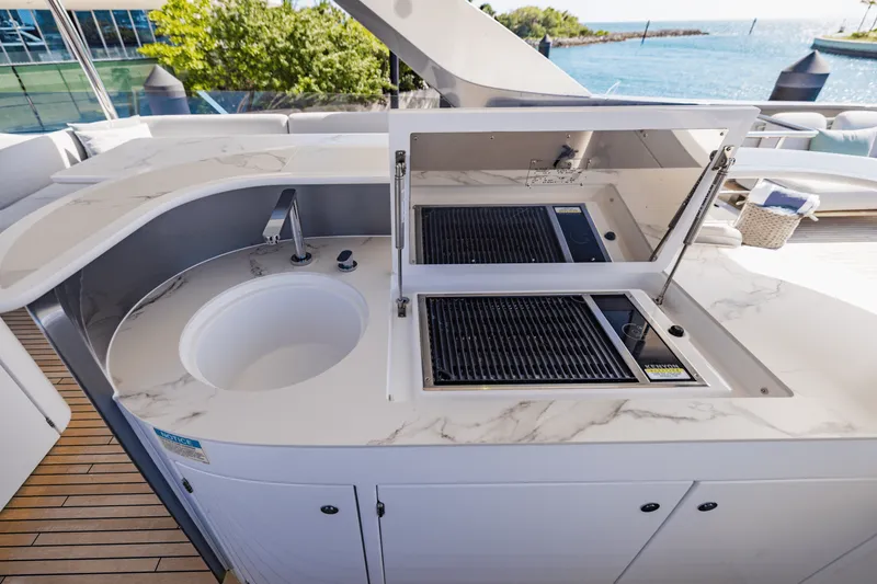 Slide: The Image of Azimut 78 FLY 2023 - 47