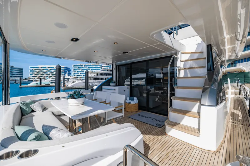 Slide: The Image of Azimut 78 FLY 2023 - 53