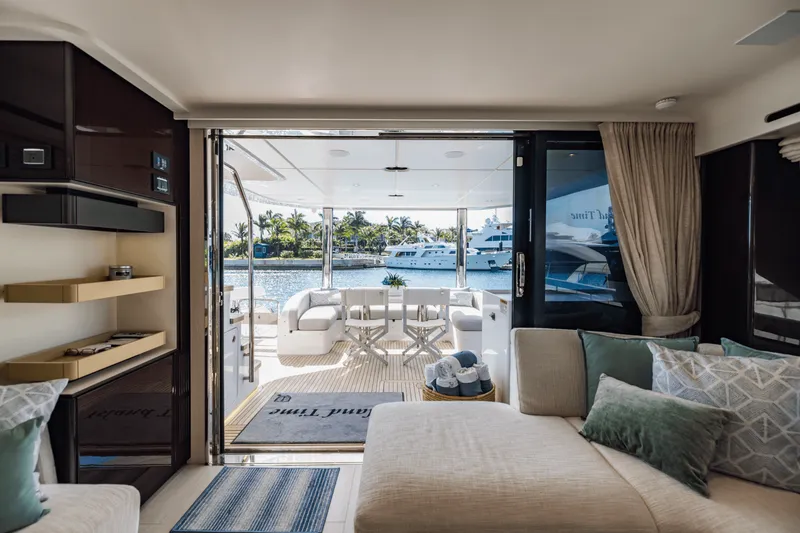 Slide: The Image of Azimut 78 FLY 2023 - 56