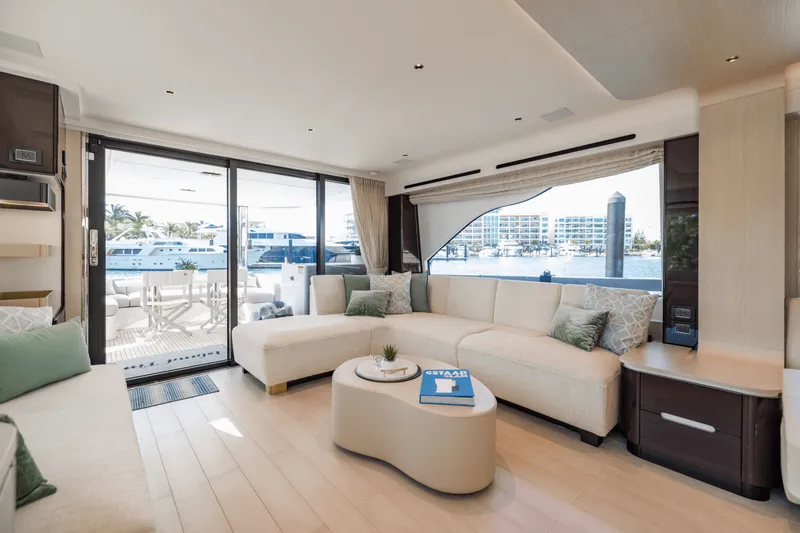 Slide: The Image of Azimut 78 FLY 2023 - 59