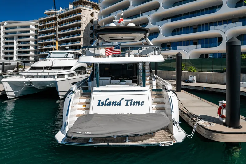 Slide: The Image of Azimut 78 FLY 2023 - 6