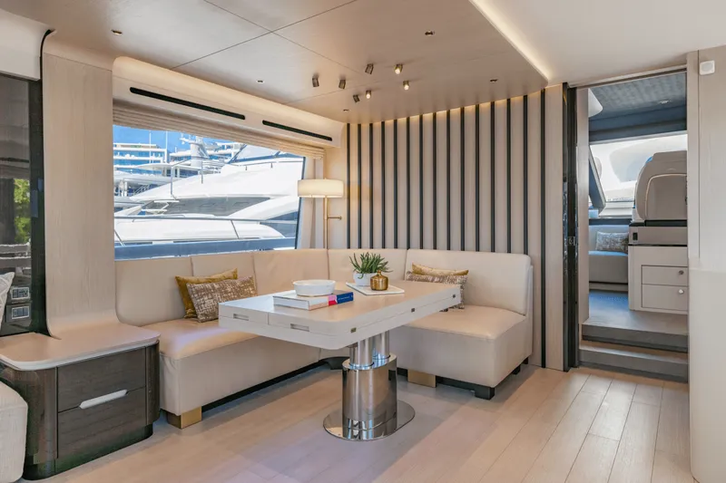 Slide: The Image of Azimut 78 FLY 2023 - 64