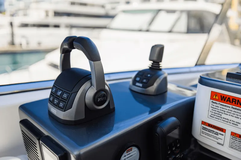 Slide: The Image of Azimut 78 FLY 2023 - 71