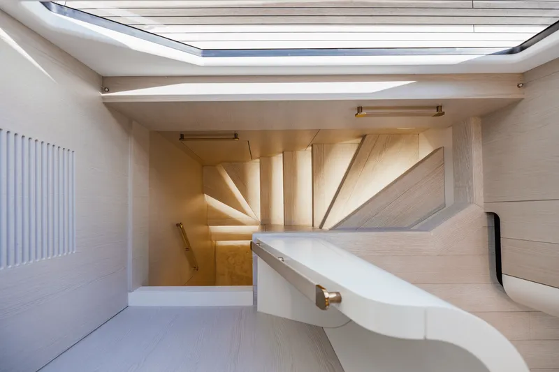 Slide: The Image of Azimut 78 FLY 2023 - 79