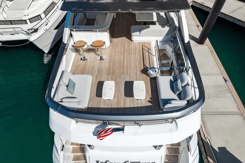 Slide: The Image of Azimut 78 FLY 2023 - 8