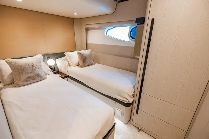 Slide: The Image of Azimut 78 FLY 2023 - 82