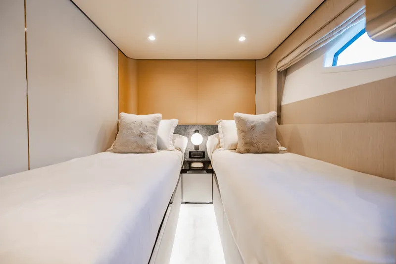 Slide: The Image of Azimut 78 FLY 2023 - 83