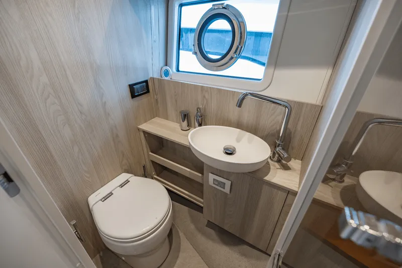 Slide: The Image of Azimut 78 FLY 2023 - 85