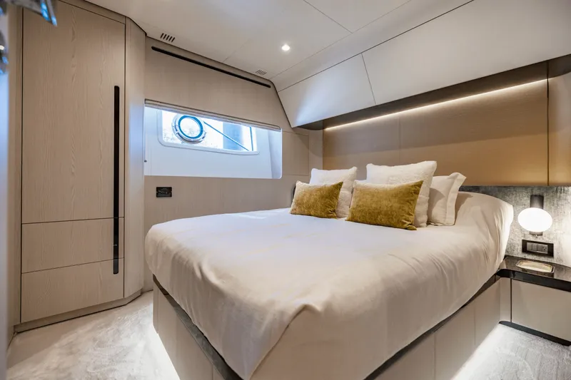 Slide: The Image of Azimut 78 FLY 2023 - 86