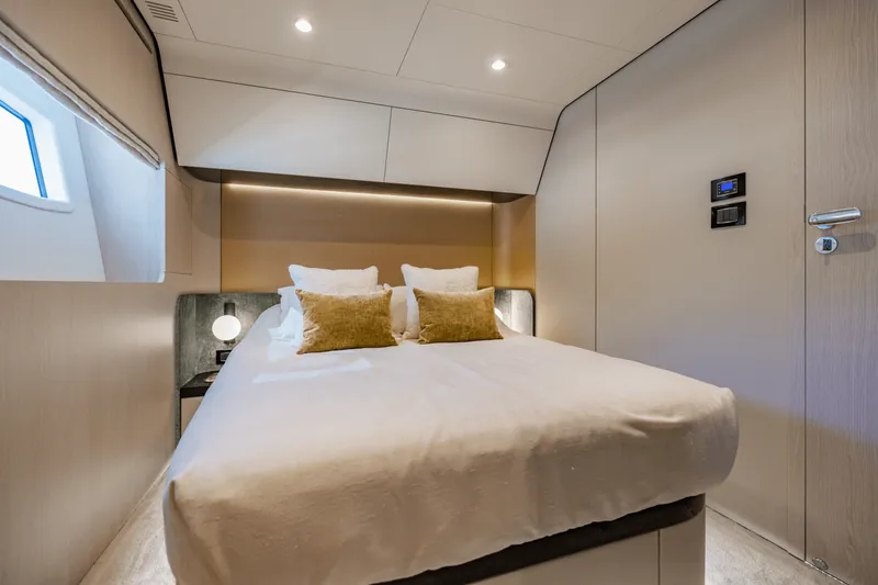 Slide: The Image of Azimut 78 FLY 2023 - 87