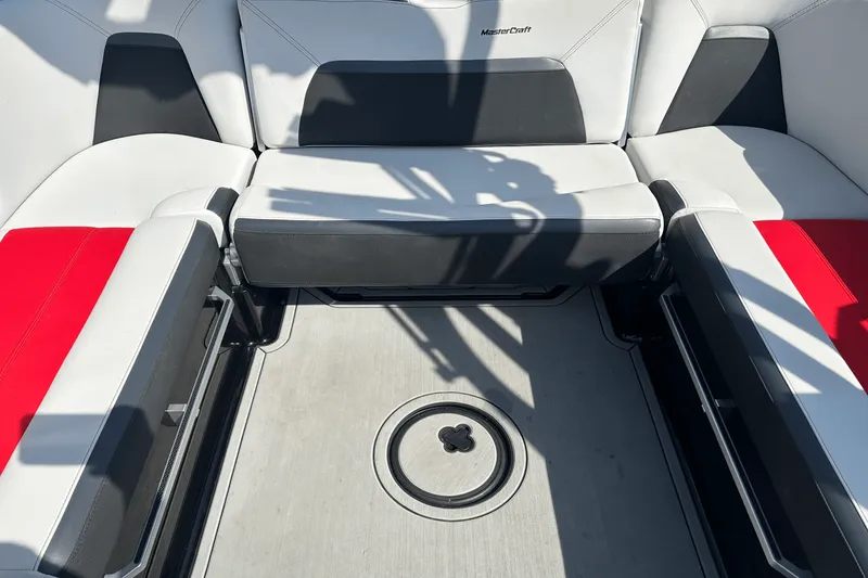 Slide: The Image of Mastercraft XSTAR 2021 - 22