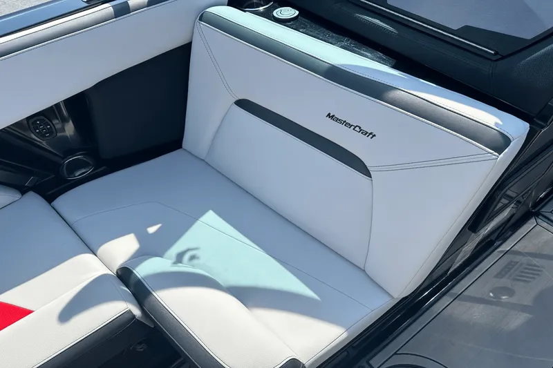 Slide: The Image of Mastercraft XSTAR 2021 - 5