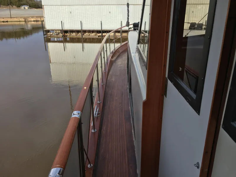 Slide: The Image of Chris-Craft 66 Constellation 1984 - 107