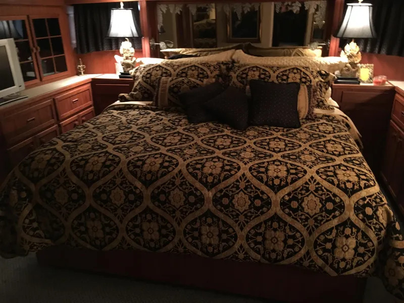 Slide: The Image of Chris-Craft 66 Constellation 1984 - 51