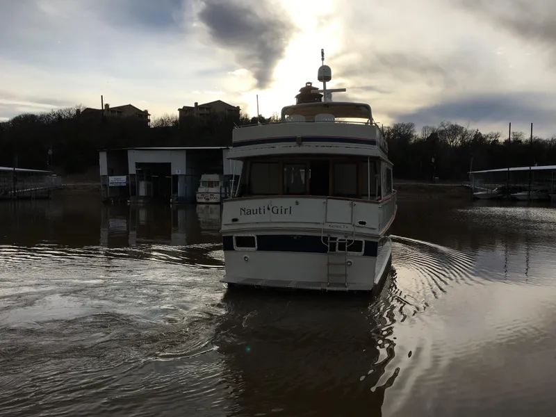 Slide: The Image of Chris-Craft 66 Constellation 1984 - 68