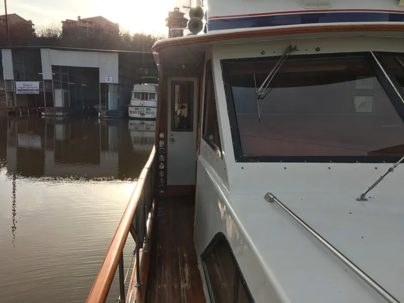 Slide: The Image of Chris-Craft 66 Constellation 1984 - 73