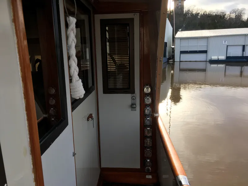 Slide: The Image of Chris-Craft 66 Constellation 1984 - 77