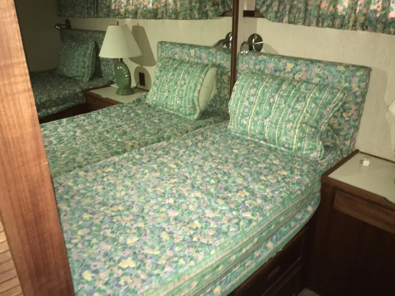 Slide: The Image of Chris-Craft 66 Constellation 1984 - 83