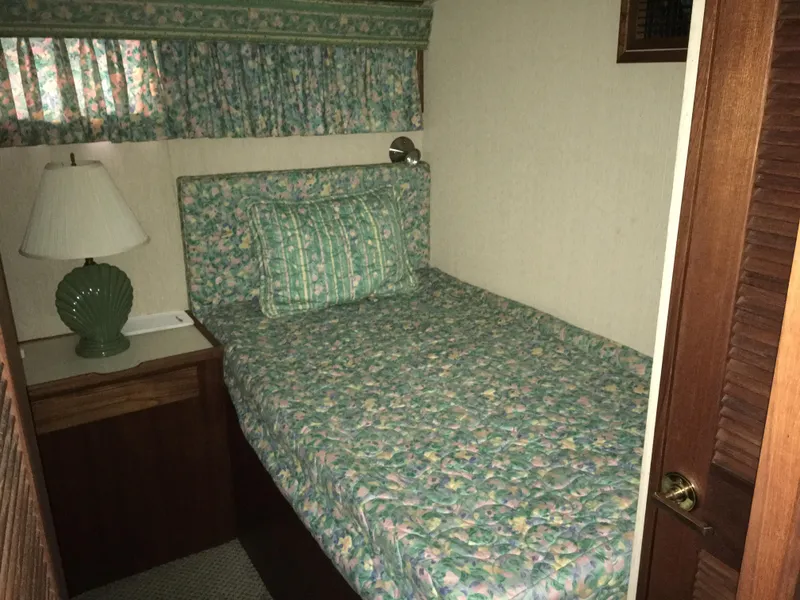 Slide: The Image of Chris-Craft 66 Constellation 1984 - 84