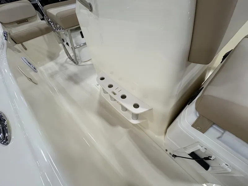 Slide: The Image of Scout 175 Sportfish 2025 - 11