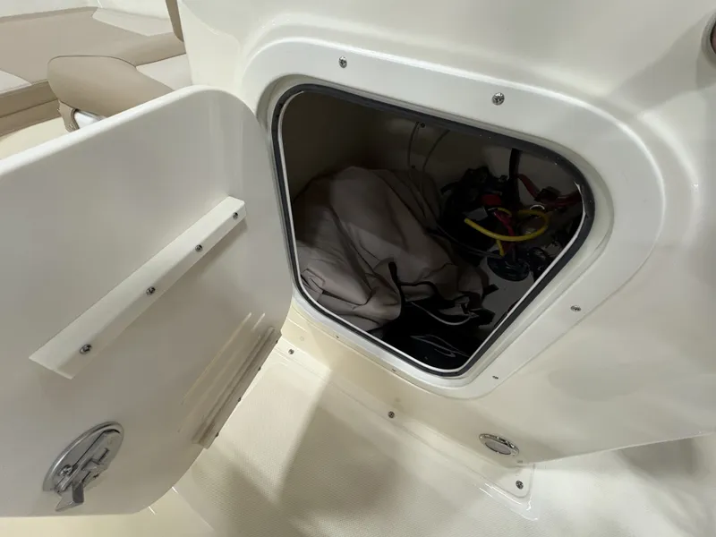 Slide: The Image of Scout 175 Sportfish 2025 - 12