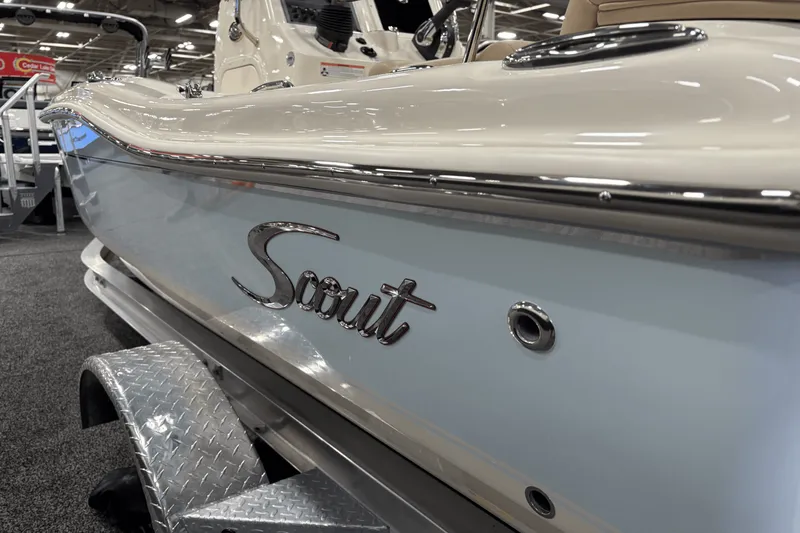 Slide: The Image of Scout 175 Sportfish 2025 - 2