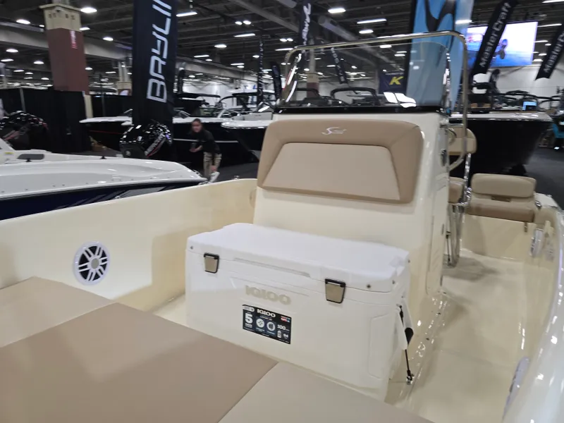 Slide: The Image of Scout 175 Sportfish 2025 - 24