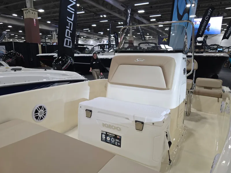 Slide: The Image of Scout 175 Sportfish 2025 - 26