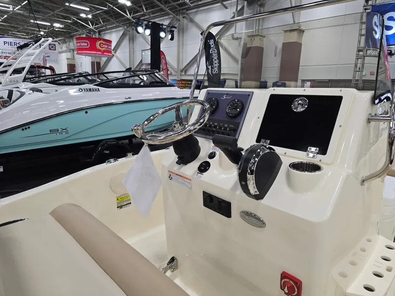 Slide: The Image of Scout 175 Sportfish 2025 - 42