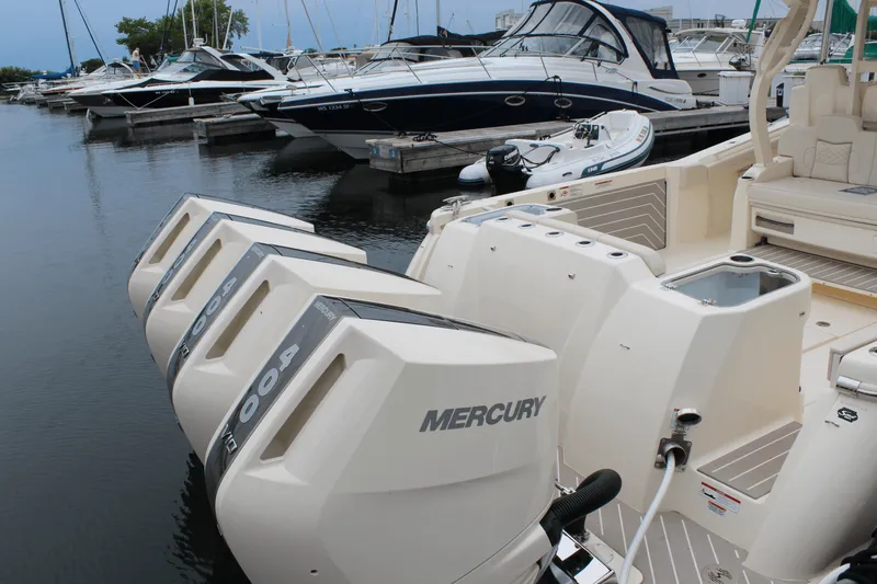 Slide: The Image of Scout 400 LXF 2025 - 10