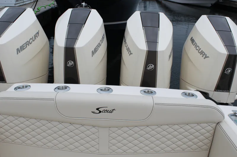 Slide: The Image of Scout 400 LXF 2025 - 12