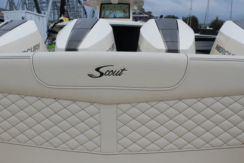 Slide: The Image of Scout 400 LXF 2025 - 15