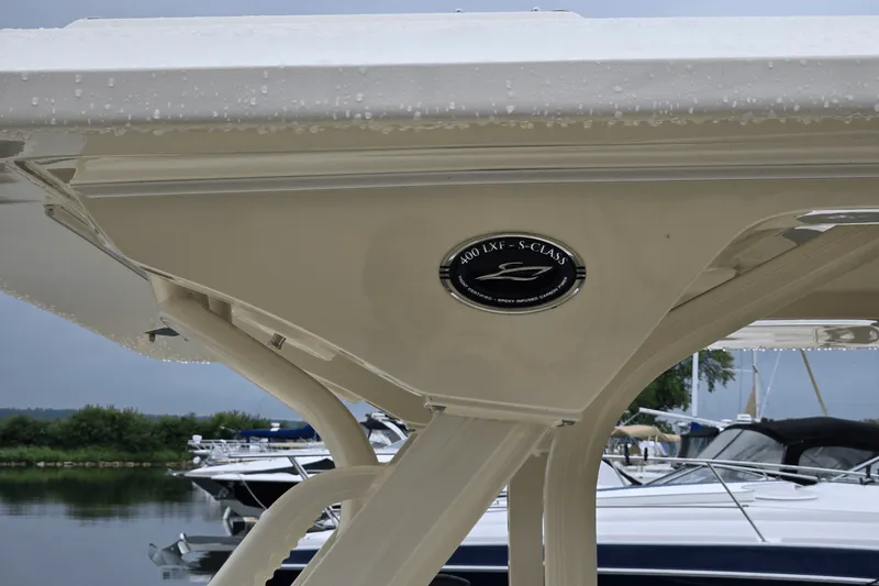 Slide: The Image of Scout 400 LXF 2025 - 18