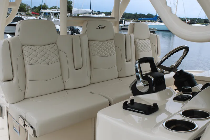 Slide: The Image of Scout 400 LXF 2025 - 29