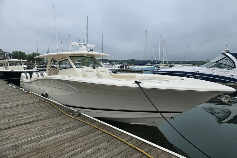 Slide: The Image of Scout 400 LXF 2025 - 3