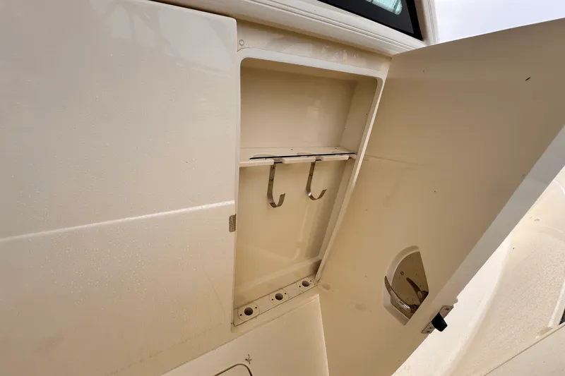 Slide: The Image of Scout 400 LXF 2025 - 36