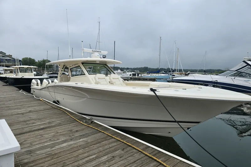 Slide: The Image of Scout 400 LXF 2025 - 4