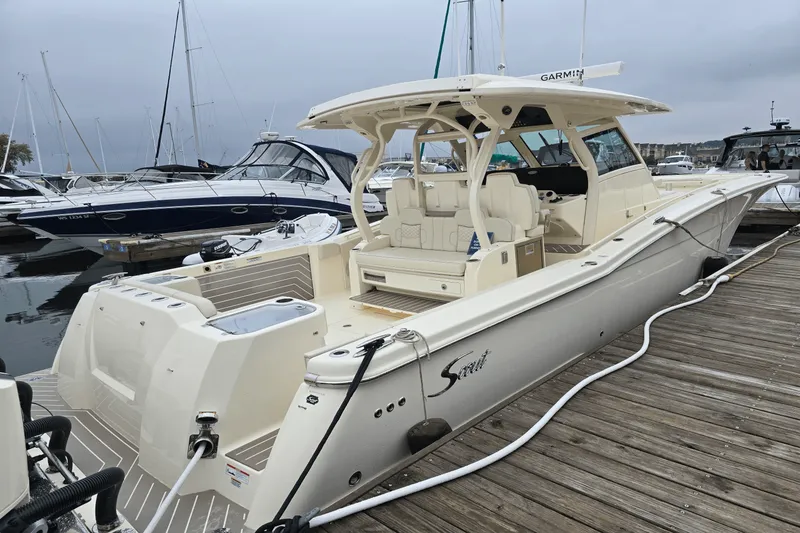 Slide: The Image of Scout 400 LXF 2025 - 5