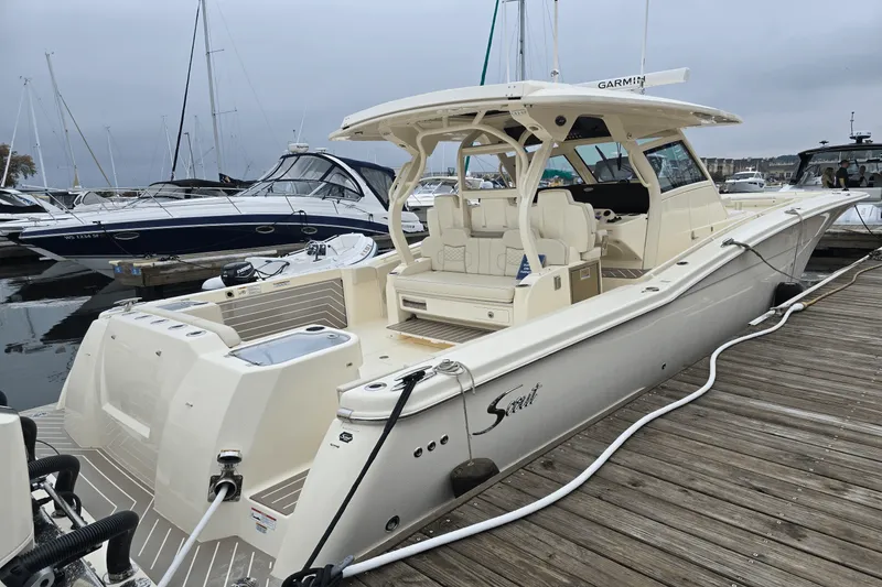 Slide: The Image of Scout 400 LXF 2025 - 6