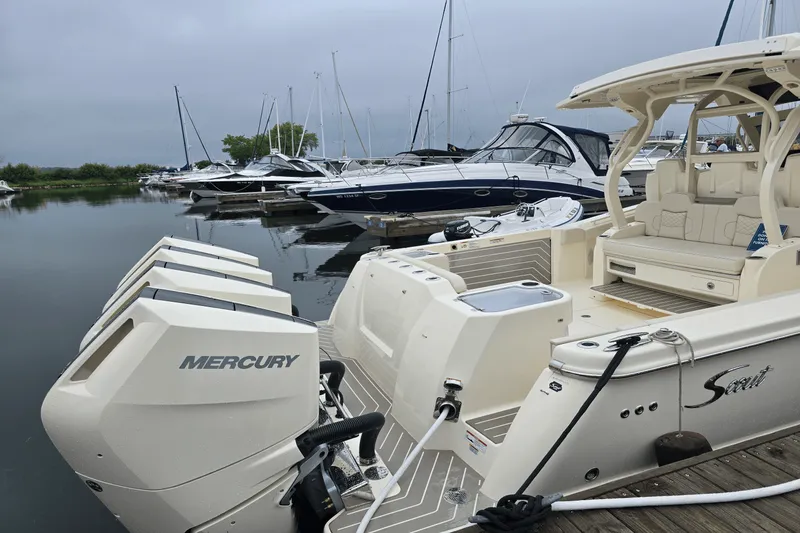 Slide: The Image of Scout 400 LXF 2025 - 9