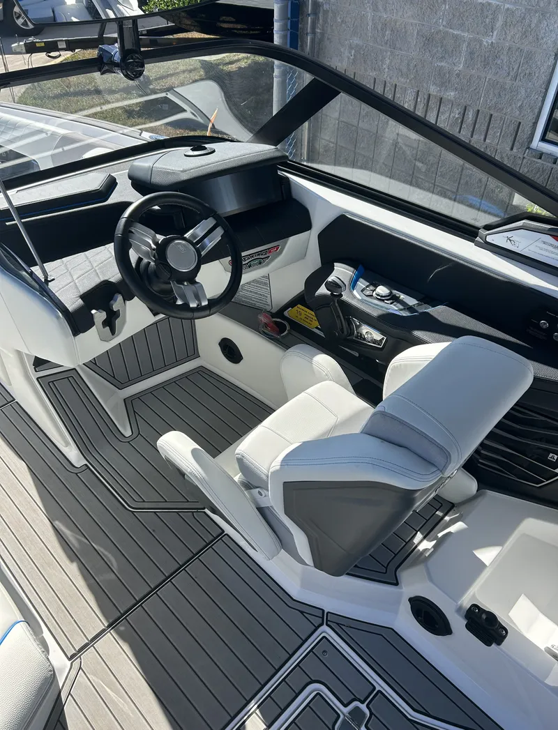 Slide: The Image of Nautique G25 2023 - 11