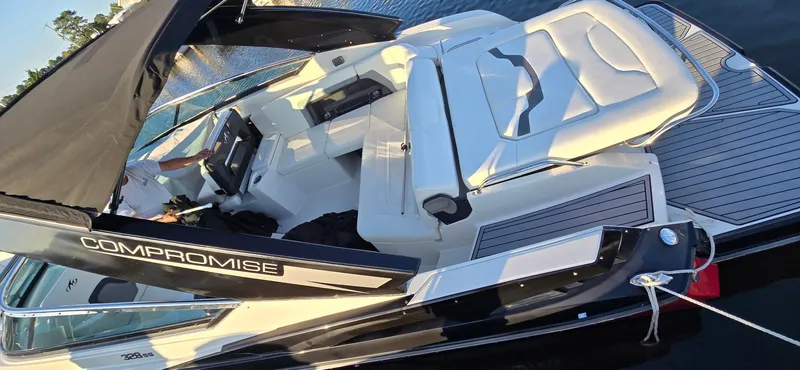 Slide: The Image of Monterey 328SS 2013 - 7